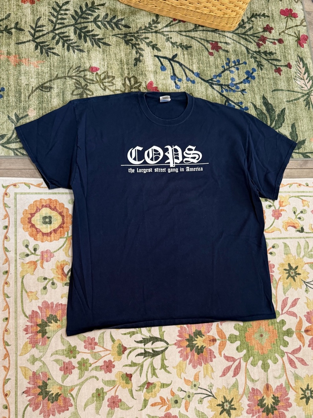 Vintage Gildan COPS Largest Street Gang Graphic T Shirt Men’s XXL Like New - Picture 7 of 10